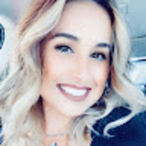 Meet your Posher, Simone elyse